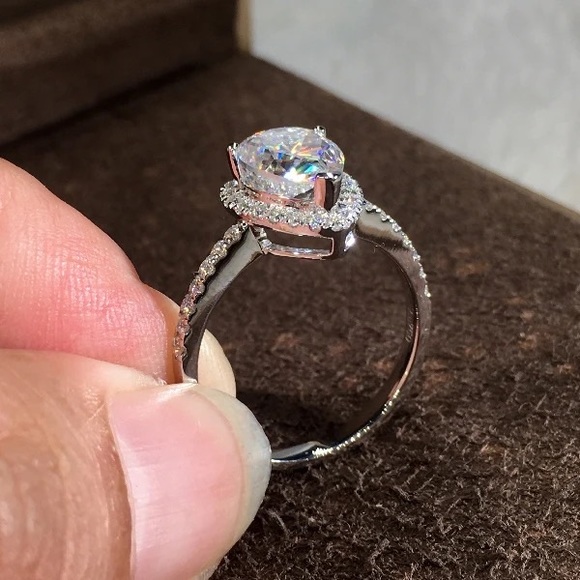 New Women’s 925 Silver Beautiful Pear Cut Diamond Ring - Picture 4 of 6